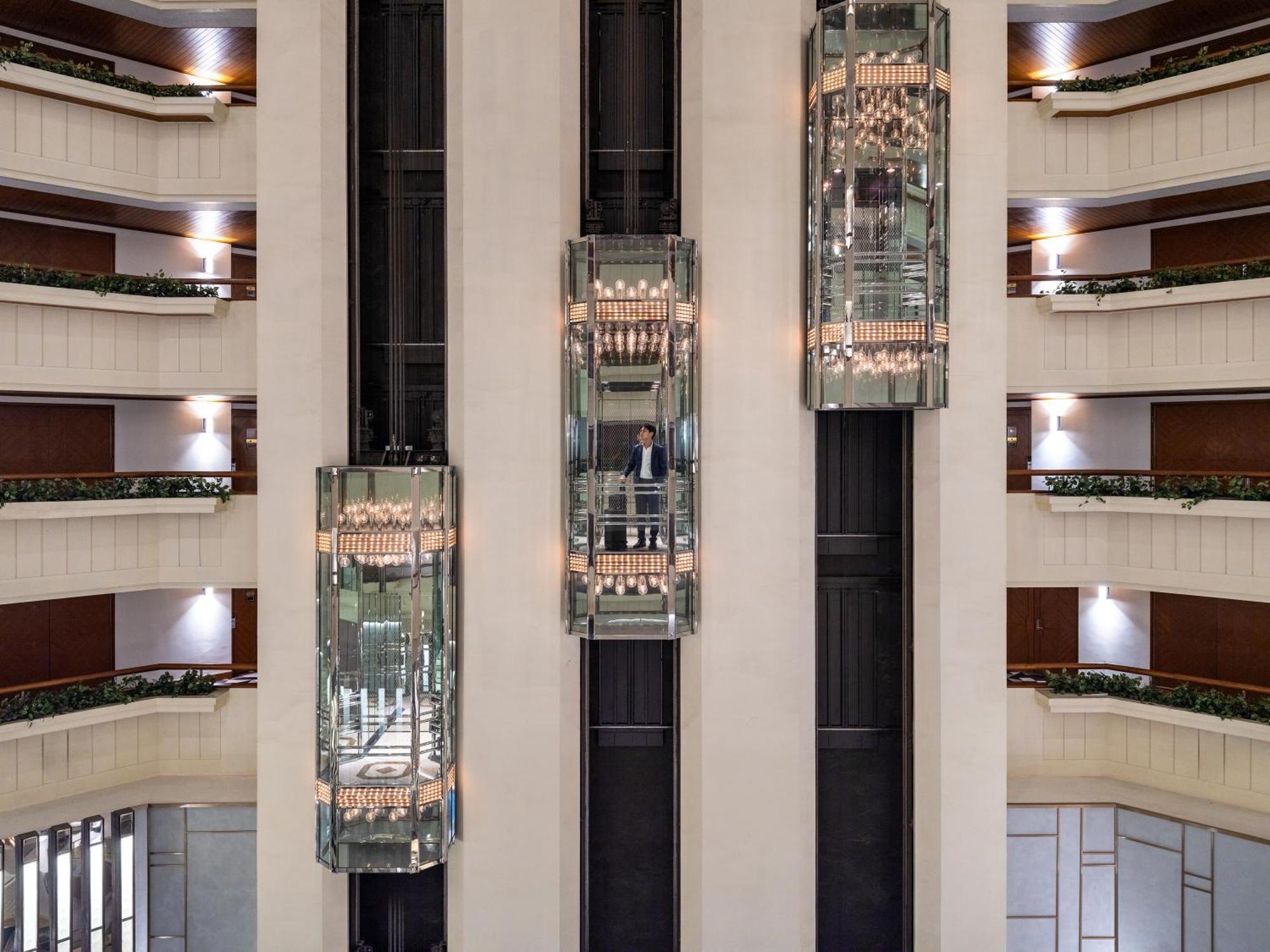 Crowne Plaza Bangkok Lumpini Park By Ihg Hotel Exterior photo