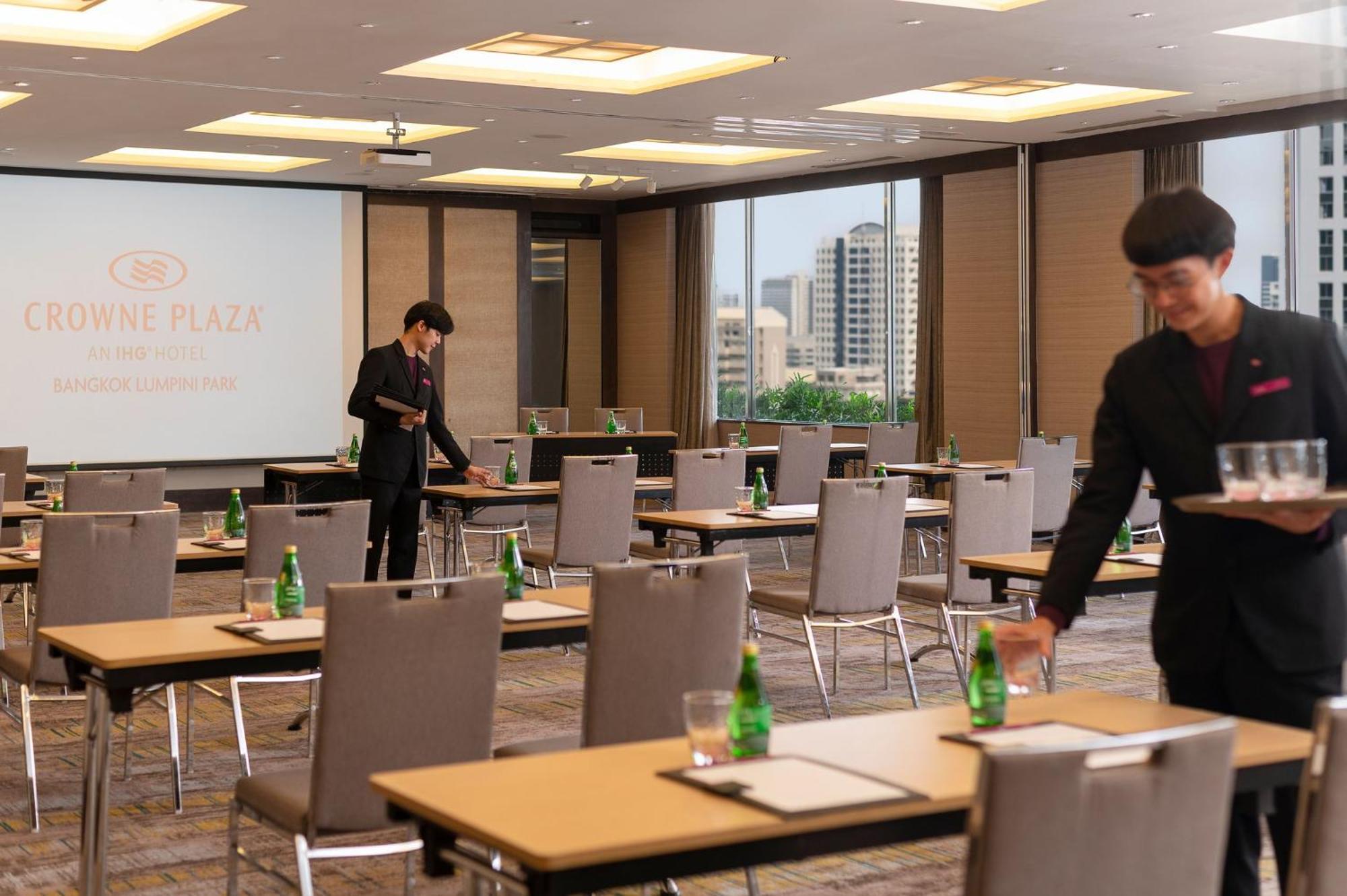 Crowne Plaza Bangkok Lumpini Park By Ihg Hotel Exterior photo