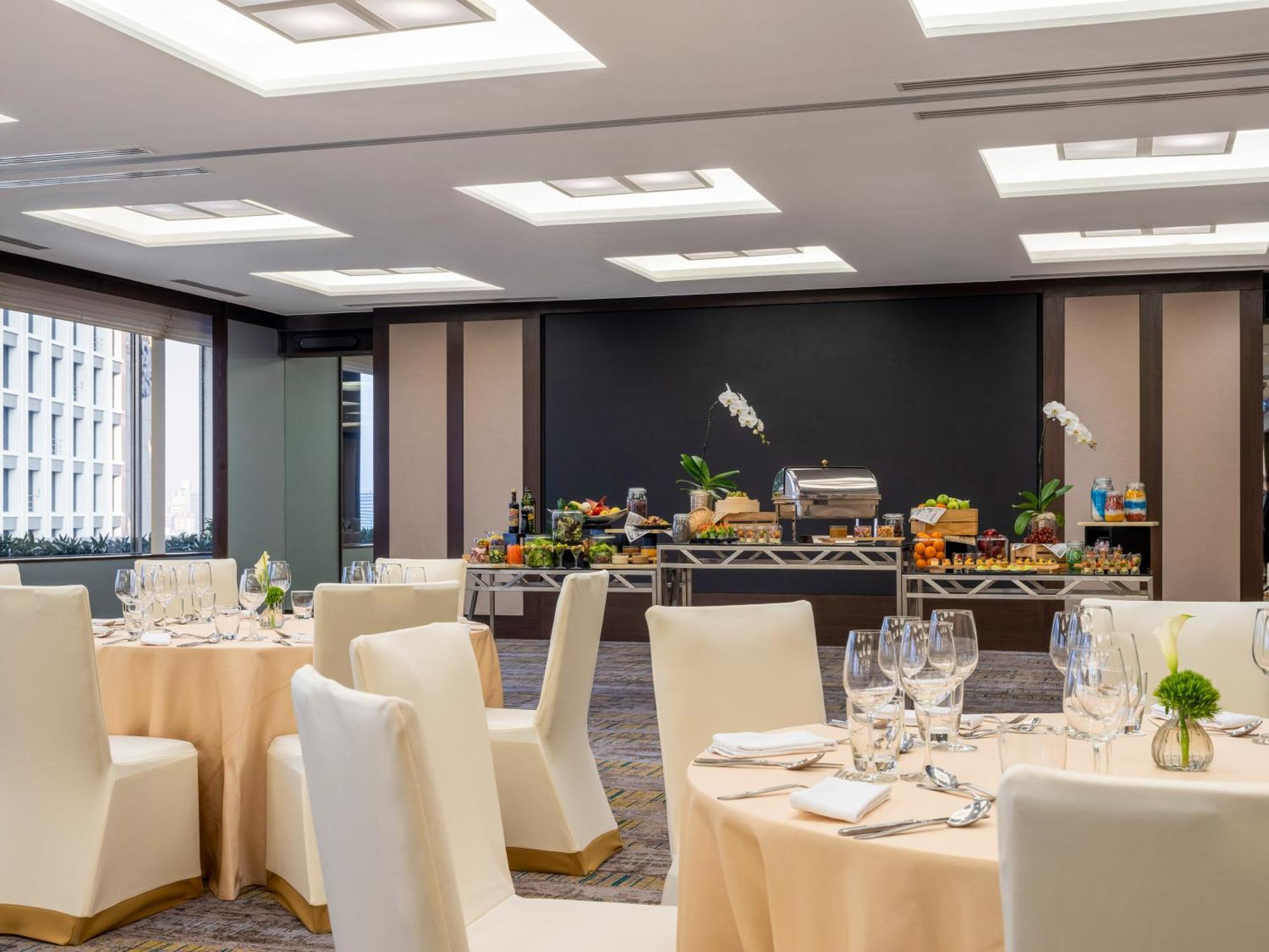Crowne Plaza Bangkok Lumpini Park By Ihg Hotel Exterior photo