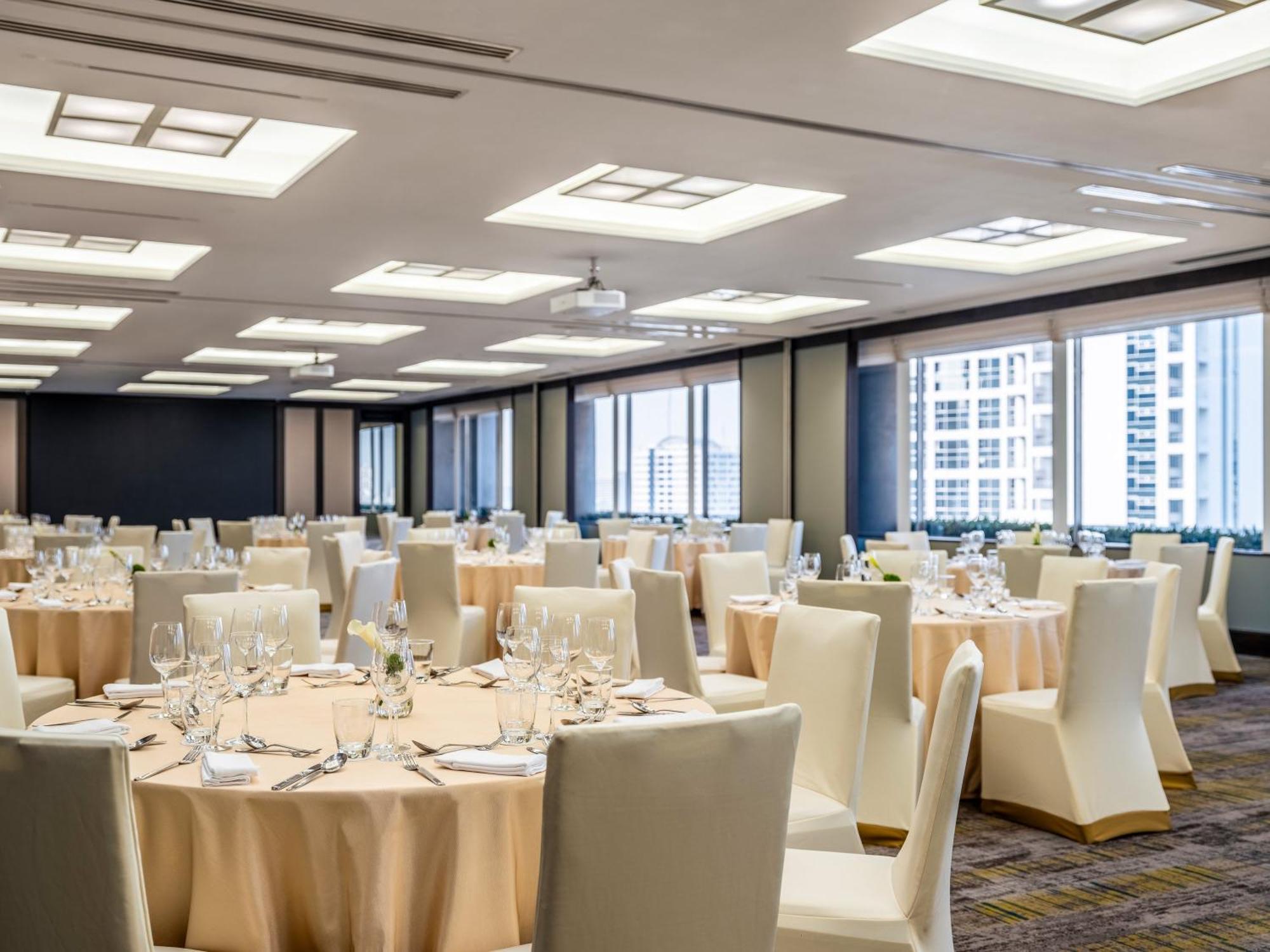 Crowne Plaza Bangkok Lumpini Park By Ihg Hotel Exterior photo