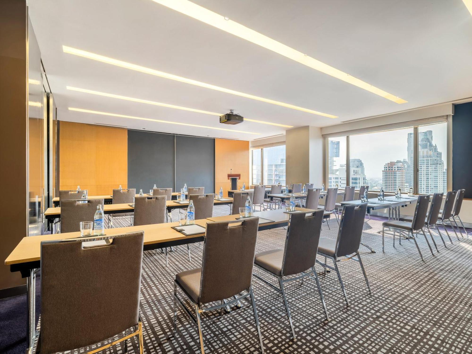 Crowne Plaza Bangkok Lumpini Park By Ihg Hotel Exterior photo