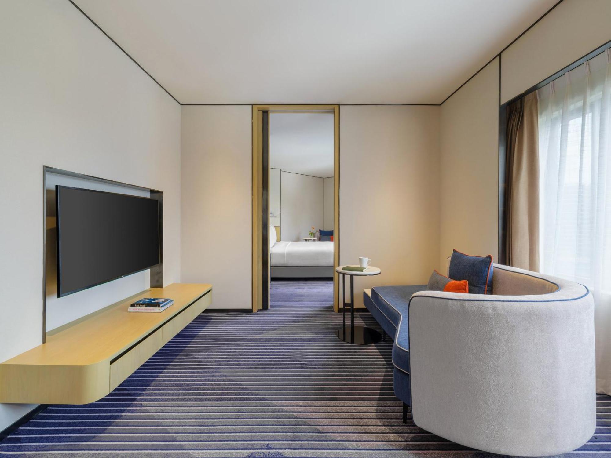 Crowne Plaza Bangkok Lumpini Park By Ihg Hotel Exterior photo