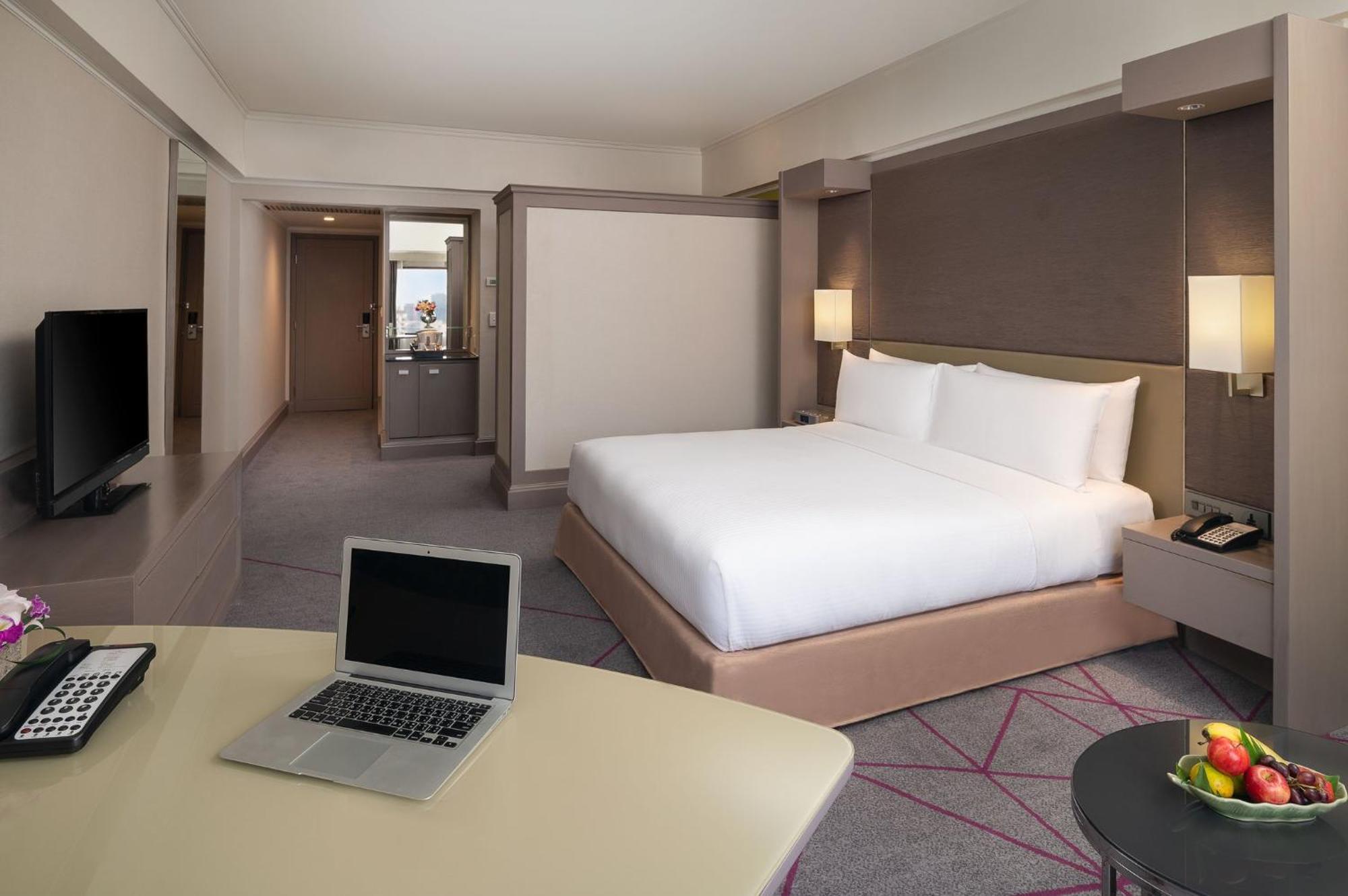 Crowne Plaza Bangkok Lumpini Park By Ihg Hotel Exterior photo